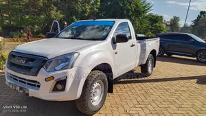 Isuzu D-MAX 2023 White