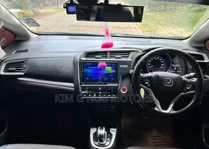 Honda Fit 2017 Silver