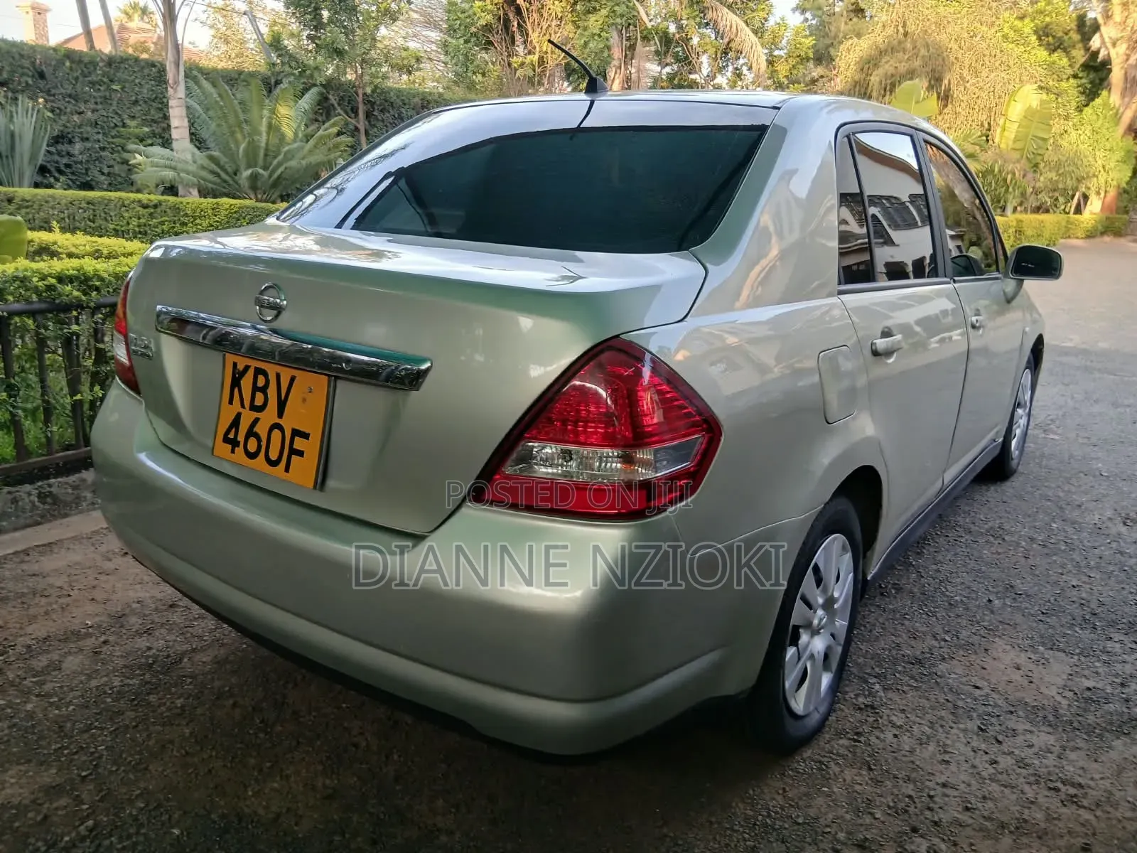 Nissan Tiida 2006 Gold