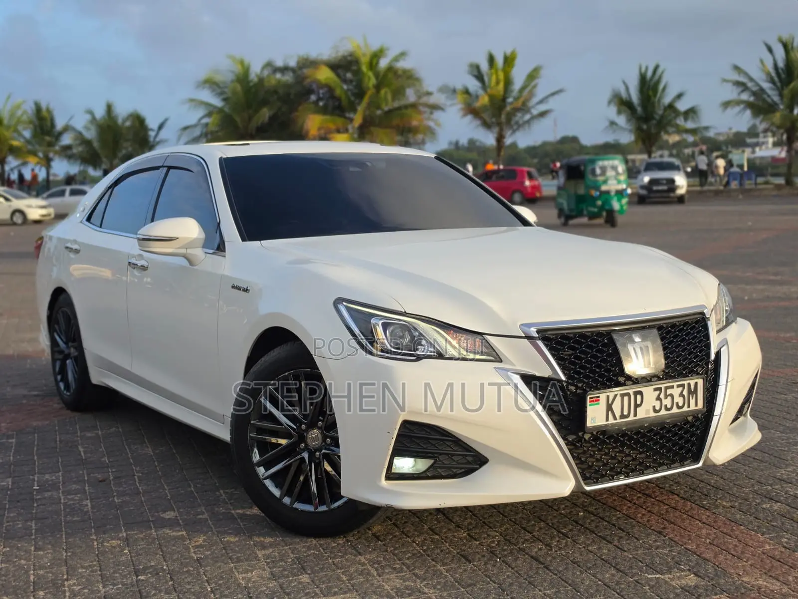 Toyota Crown 2017 White