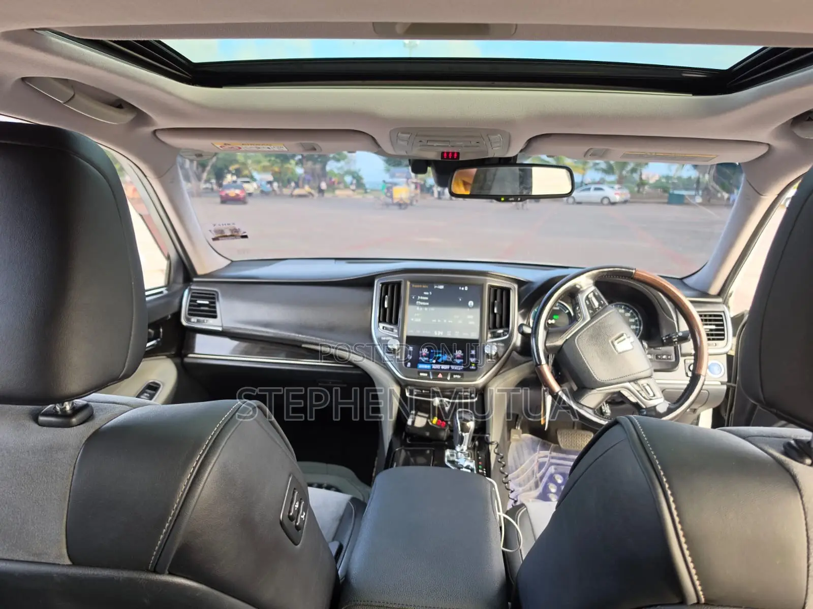 Toyota Crown 2017 White