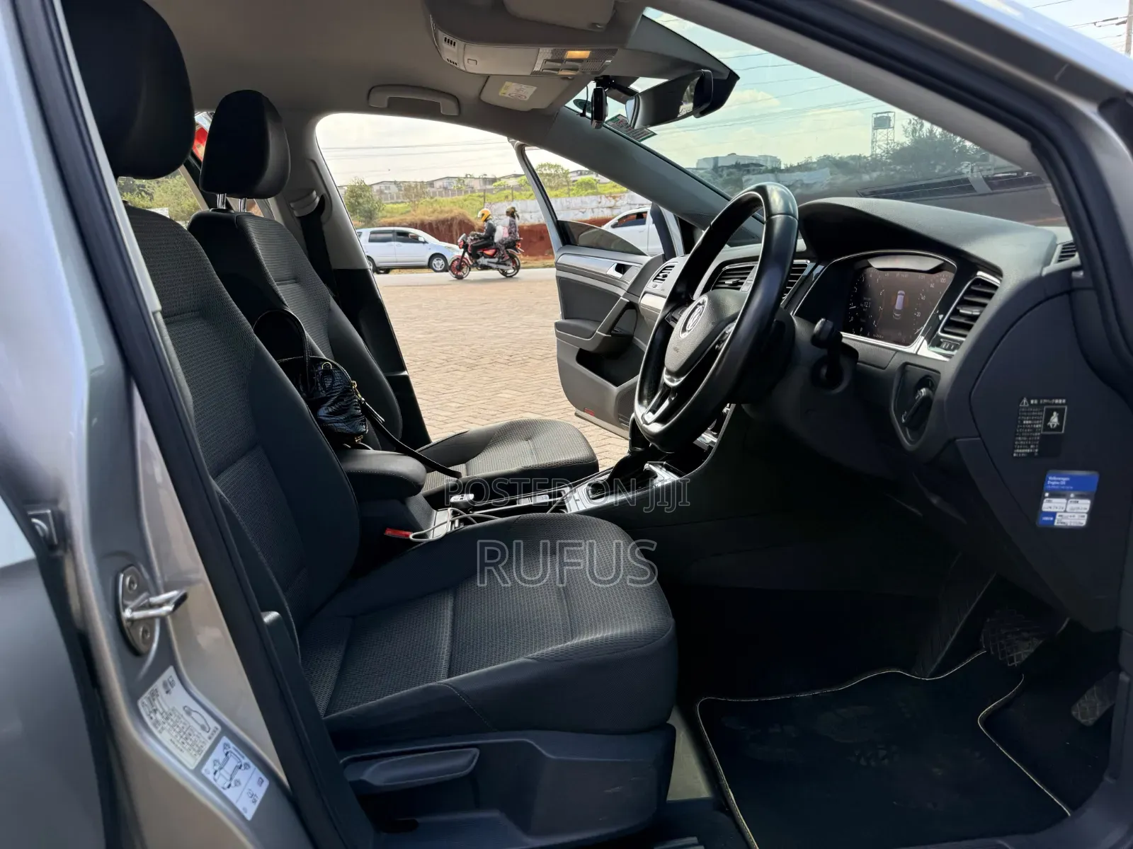Volkswagen Golf 2019 Gold