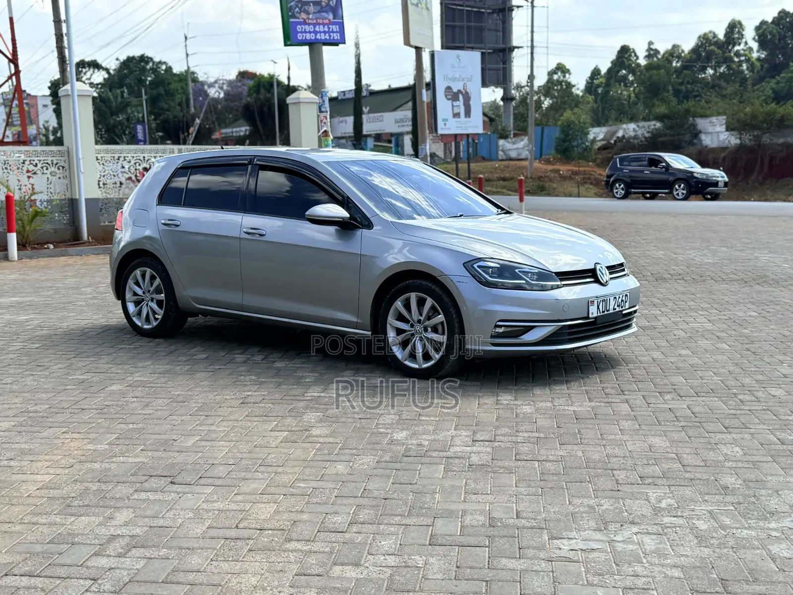 Volkswagen Golf 2019 Gold