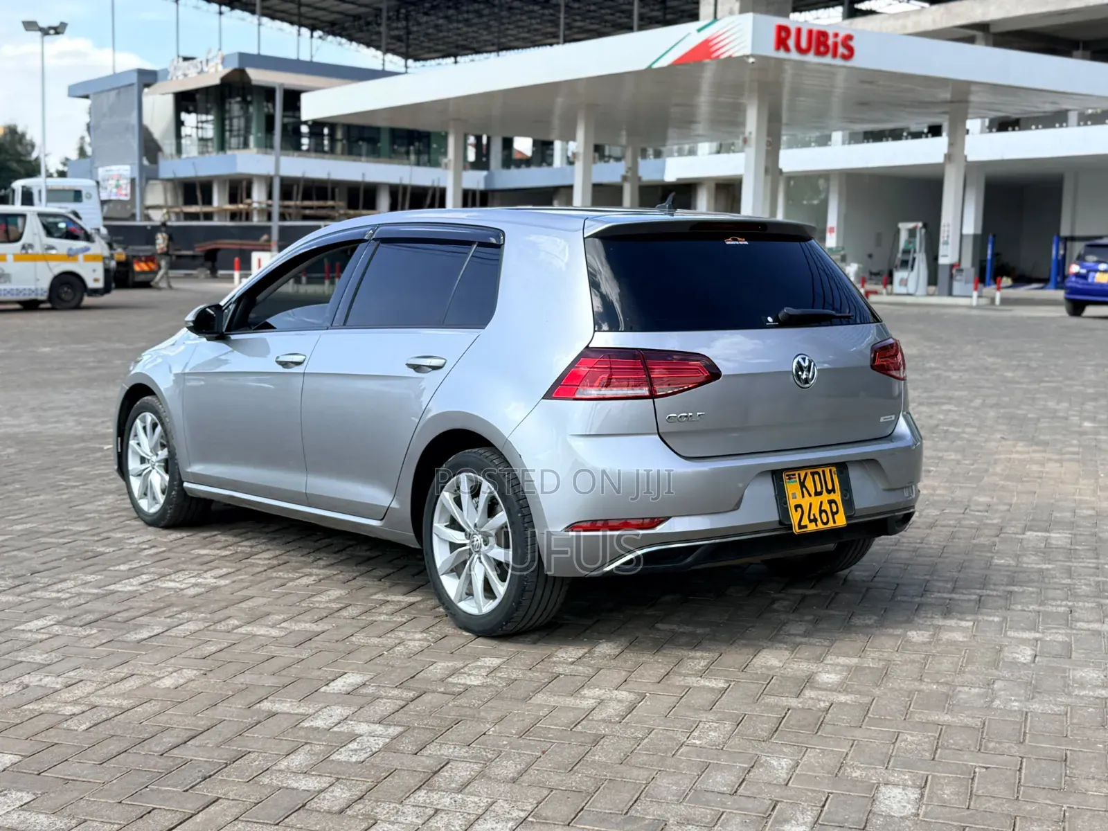 Volkswagen Golf 2019 Gold