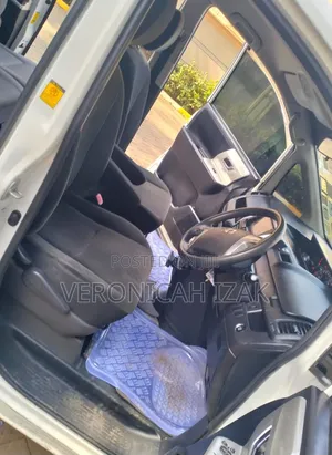 Toyota Noah 2011 White