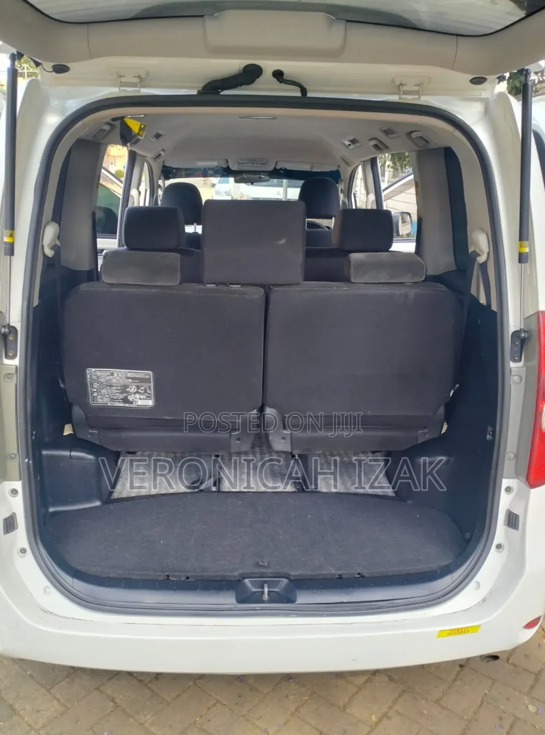 Toyota Noah 2011 White