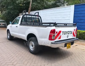 Toyota Hilux 2014 White