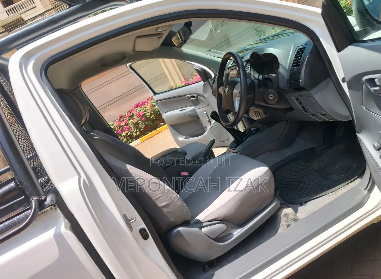 Toyota Hilux 2014 White