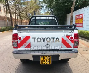 Toyota Hilux 2014 White