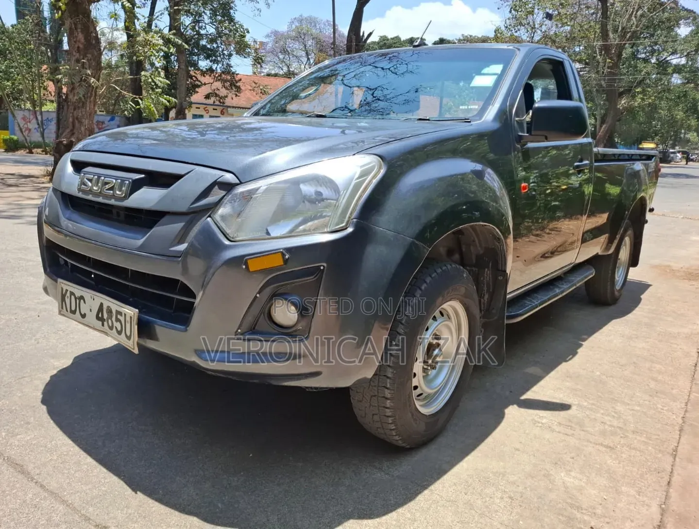 Isuzu D-MAX 2021 Gray