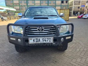 Toyota Hilux 2014 Black