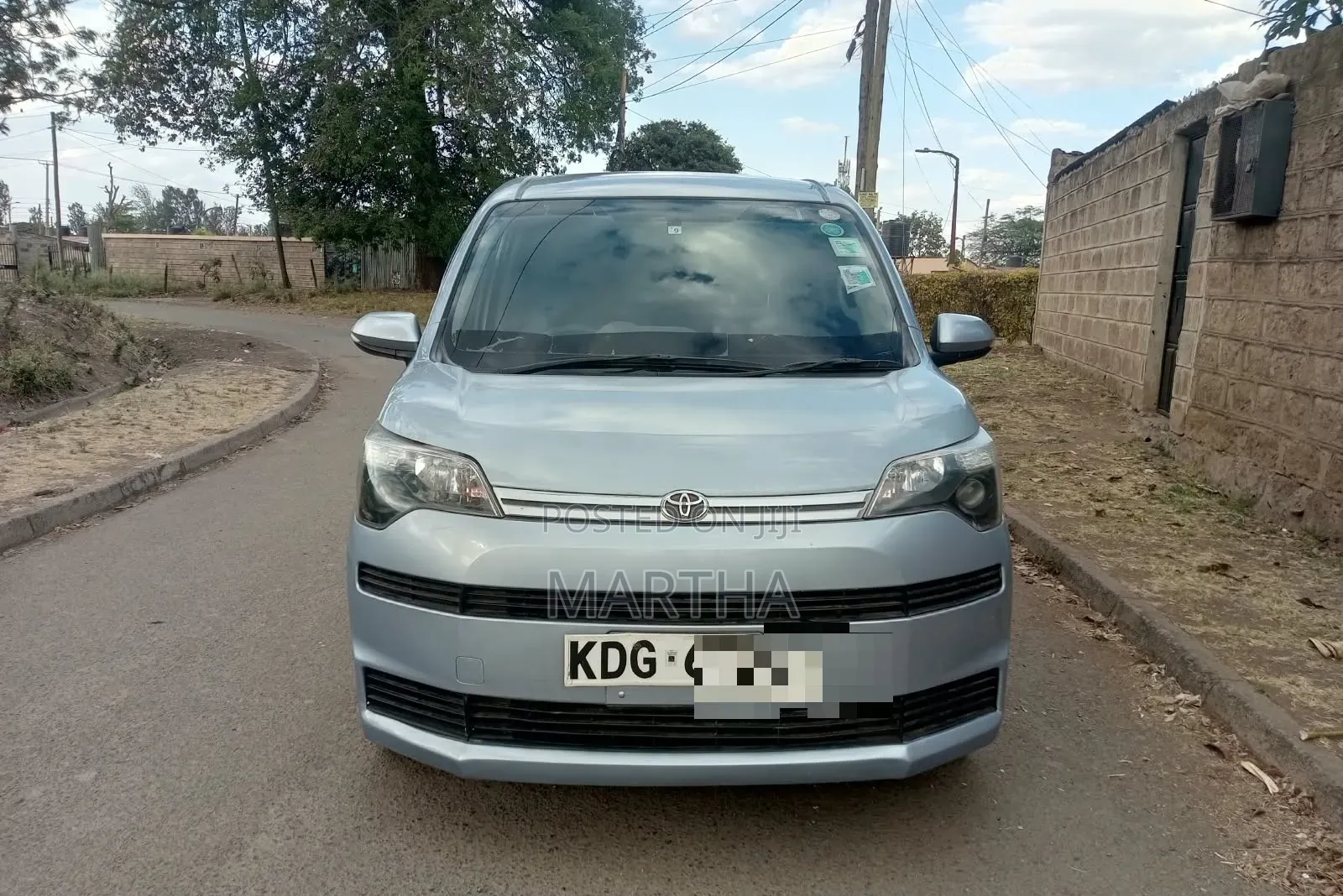 Toyota Spade 2015 Gray