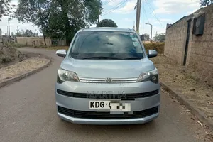 Toyota Spade 2015 Gray