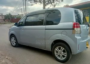 Toyota Spade 2015 Gray