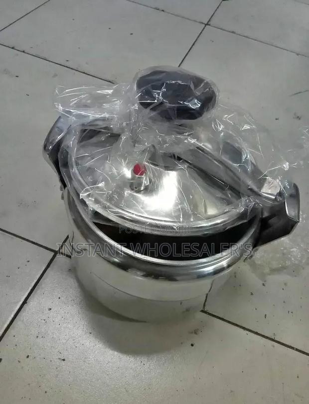 Pressure Cooker 11L Quality Appliance