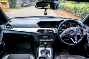 Mercedes-Benz C200 2014 Black