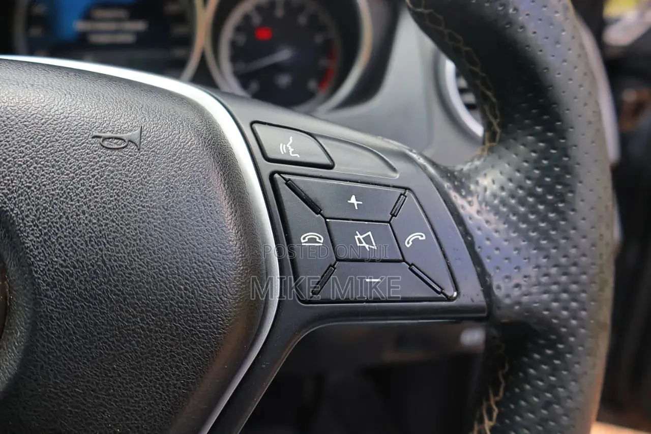 Mercedes-Benz C200 2014 Black