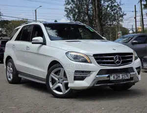 Mercedes-Benz M Class ML350 4dr SUV (3.5L 6cyl 7A) 2015 White