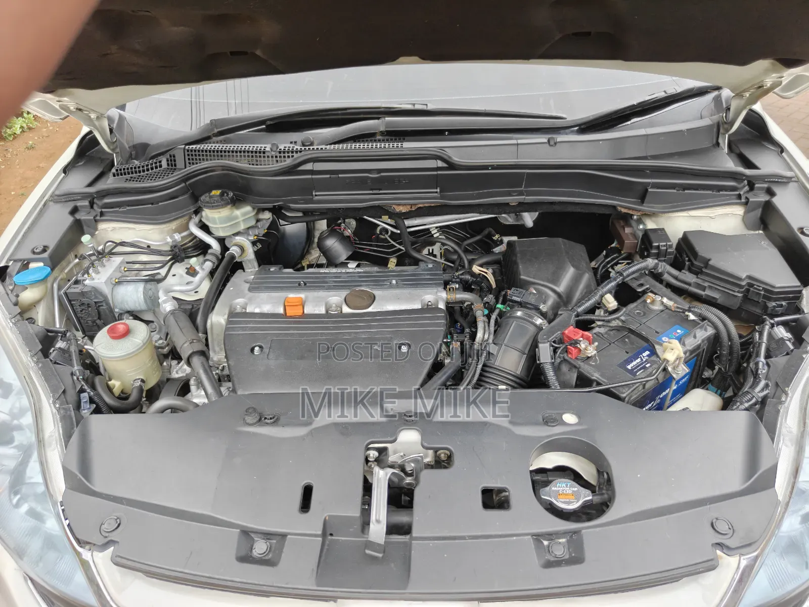 Honda CR-V 2011 White