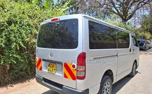 Toyota HiAce 2012 Silver
