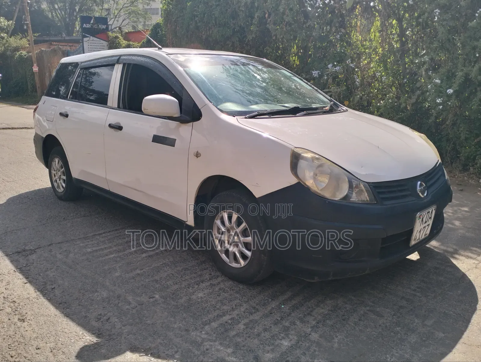 Nissan Advan 2013 White