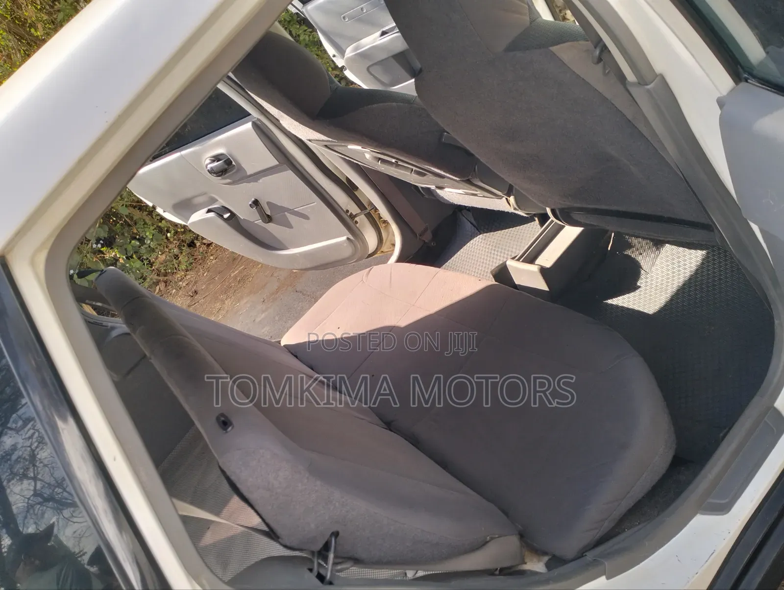 Nissan Advan 2013 White