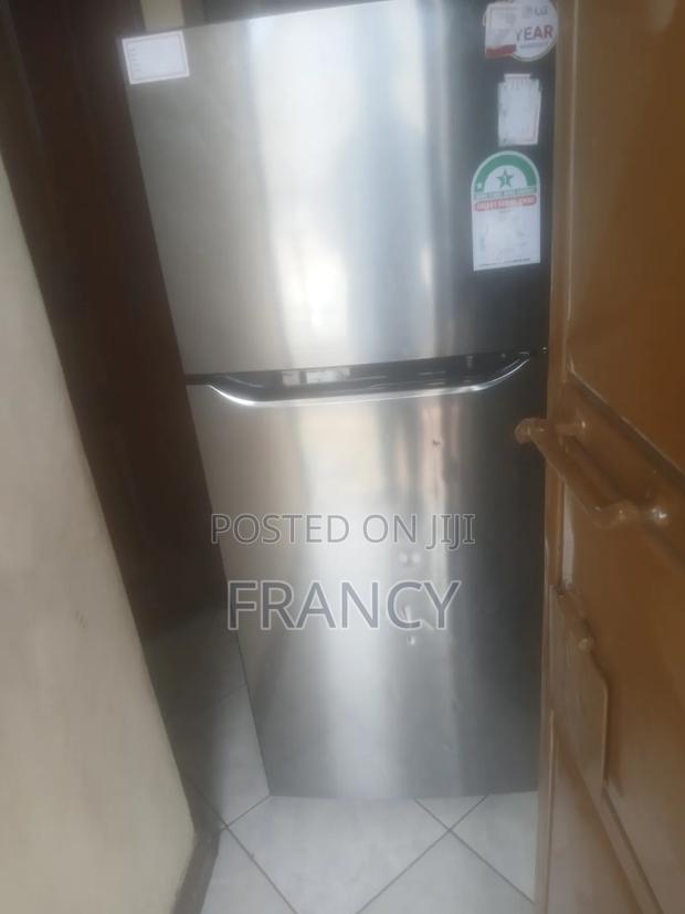 LG Fridge- Excellent Condition - thumbnail 3