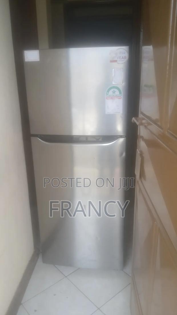 LG Fridge- Excellent Condition - thumbnail 4