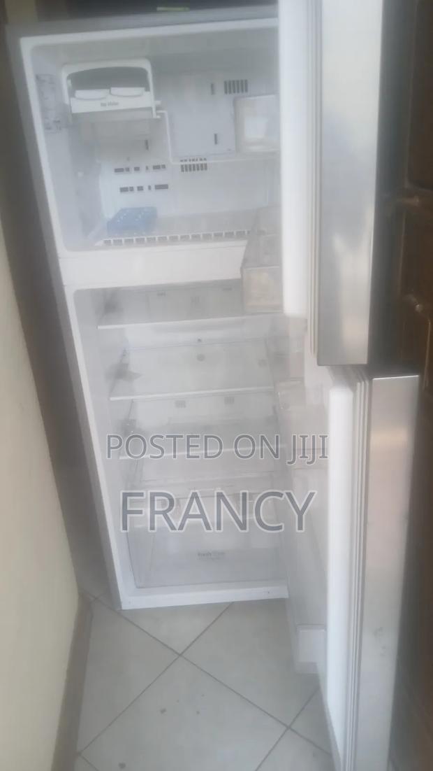 LG Fridge- Excellent Condition - thumbnail 5