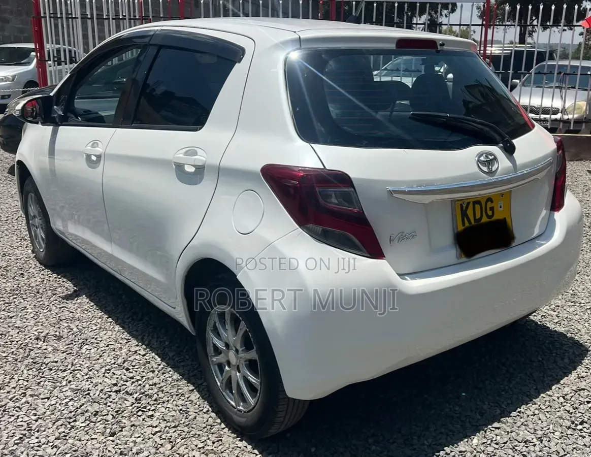 Toyota Vitz 2015 White