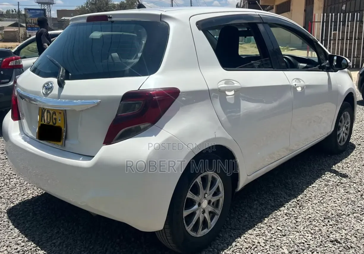 Toyota Vitz 2015 White