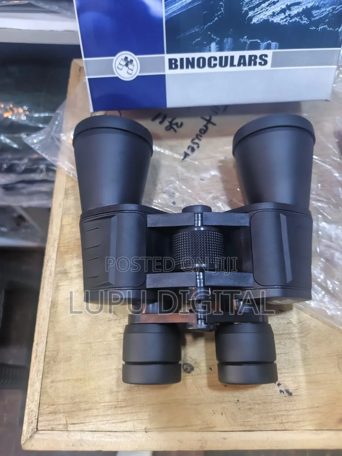 Binoculars
20 by 50
125m /1000m