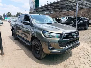 Toyota Hilux Revo Double Cab Deisel 2.4 AWD 2021 Brown