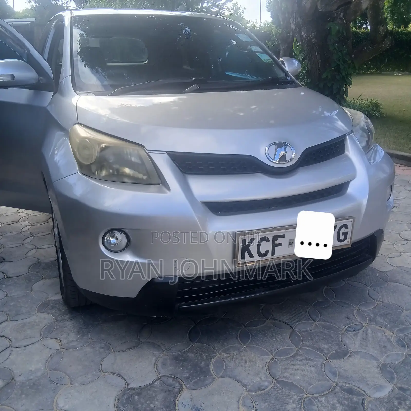 Toyota IST 2010 Gray