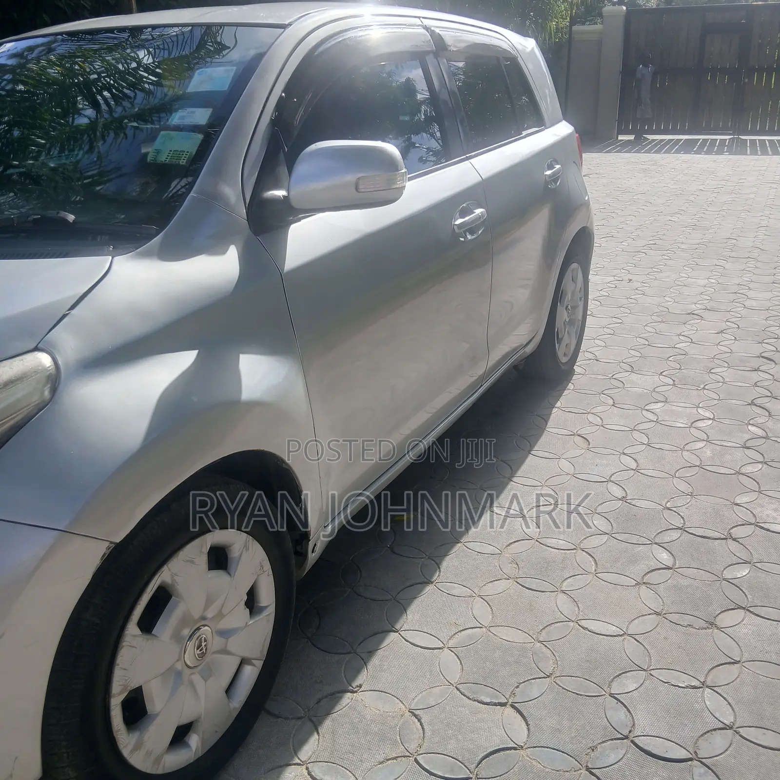 Toyota IST 2010 Gray