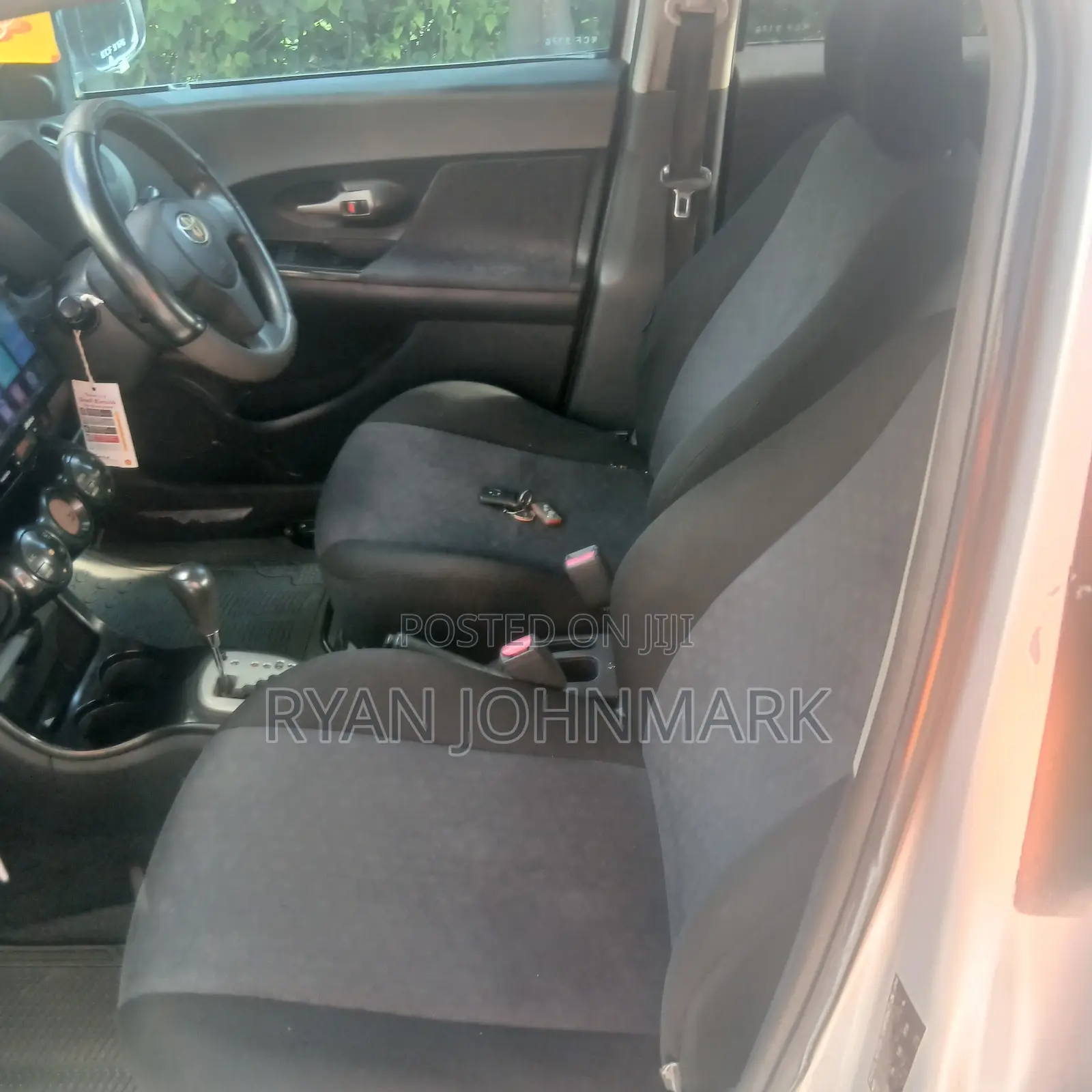 Toyota IST 2010 Gray