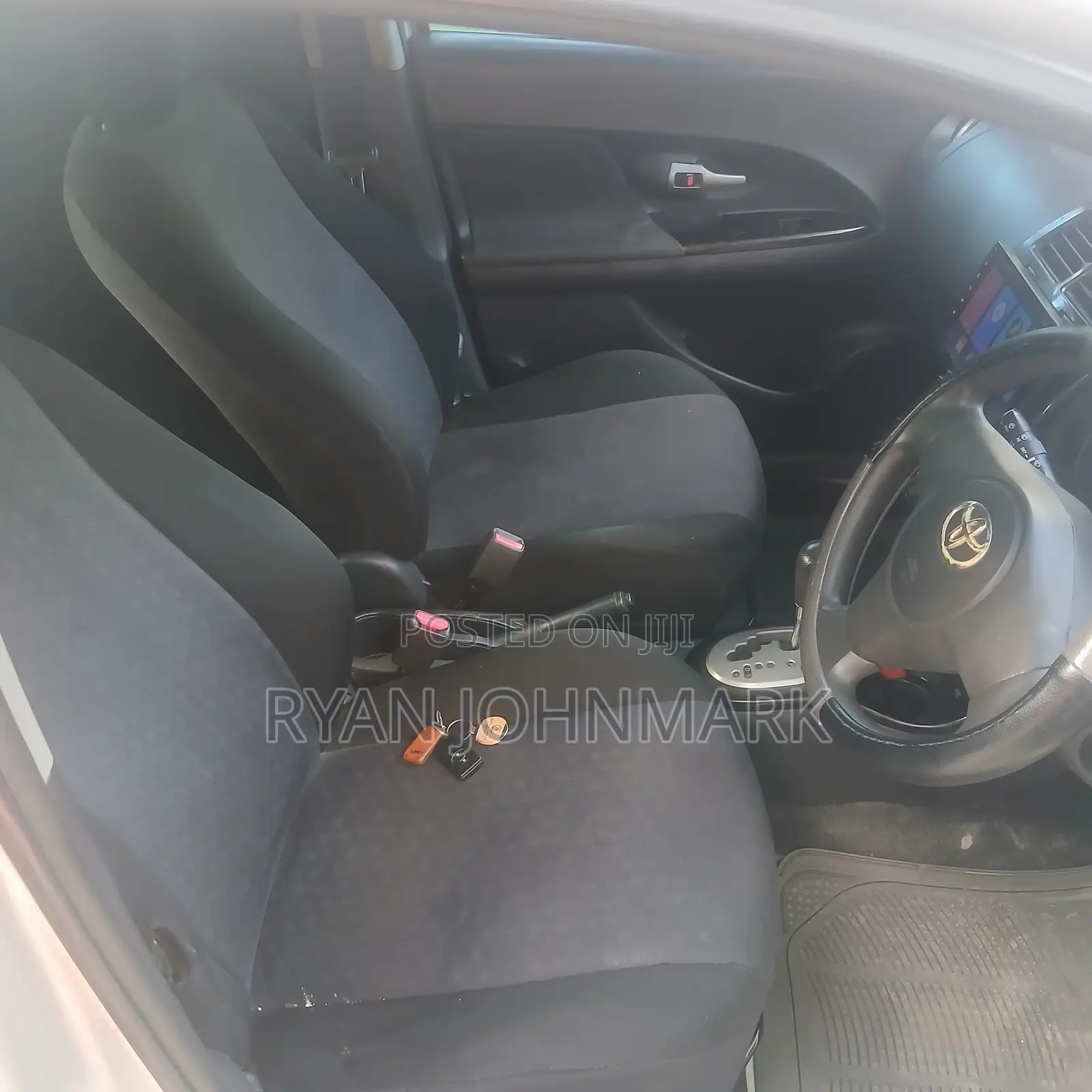Toyota IST 2010 Gray