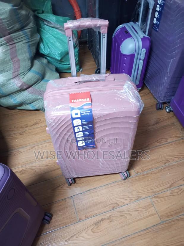 Large Unbreakable PP Suitcase Set - main view
