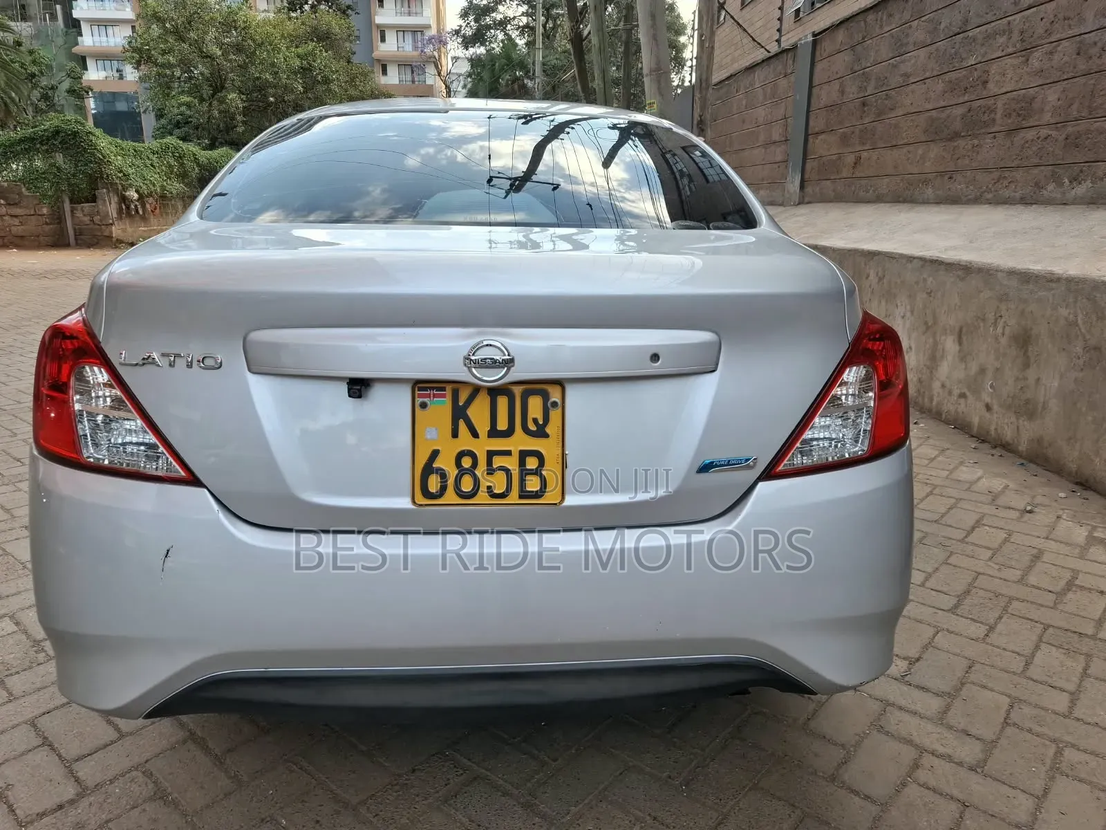 Nissan Latio 1.2 2017 Silver