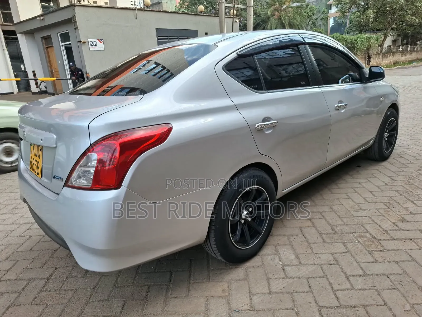 Nissan Latio 1.2 2017 Silver