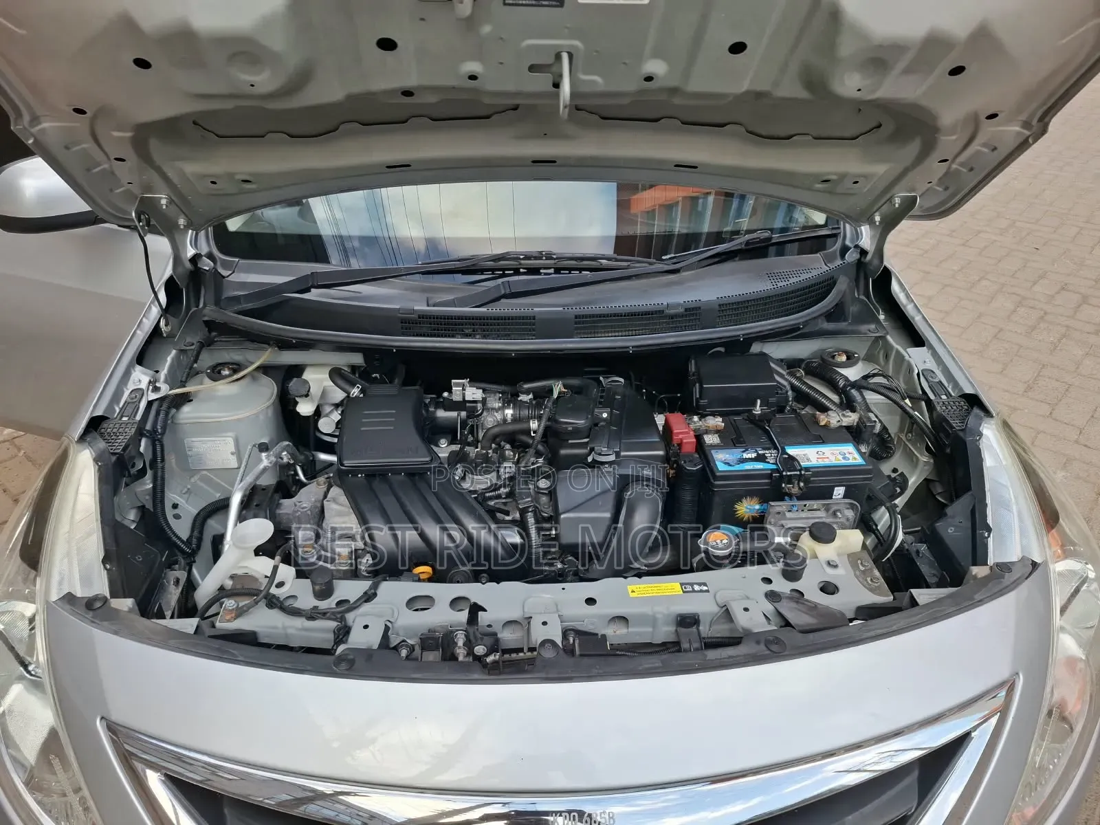 Nissan Latio 1.2 2017 Silver