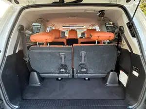 Lexus LX 570 AWD 2019 Pearl