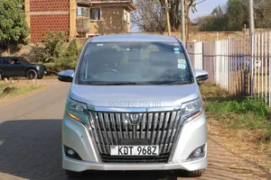 Toyota Noah 2018 Silver