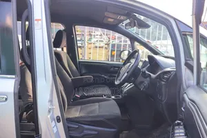 Toyota Noah 2018 Silver