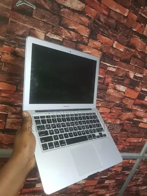Laptop Apple MacBook Air 4GB Intel Core i5 SSD 128GB