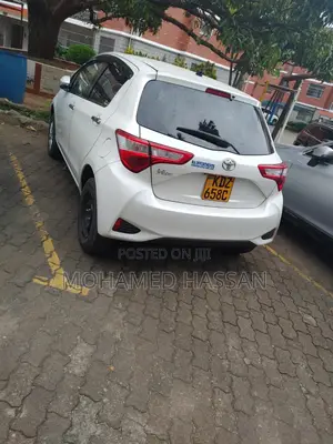 Toyota Vitz 1.0 FWD 5dr 2019 White