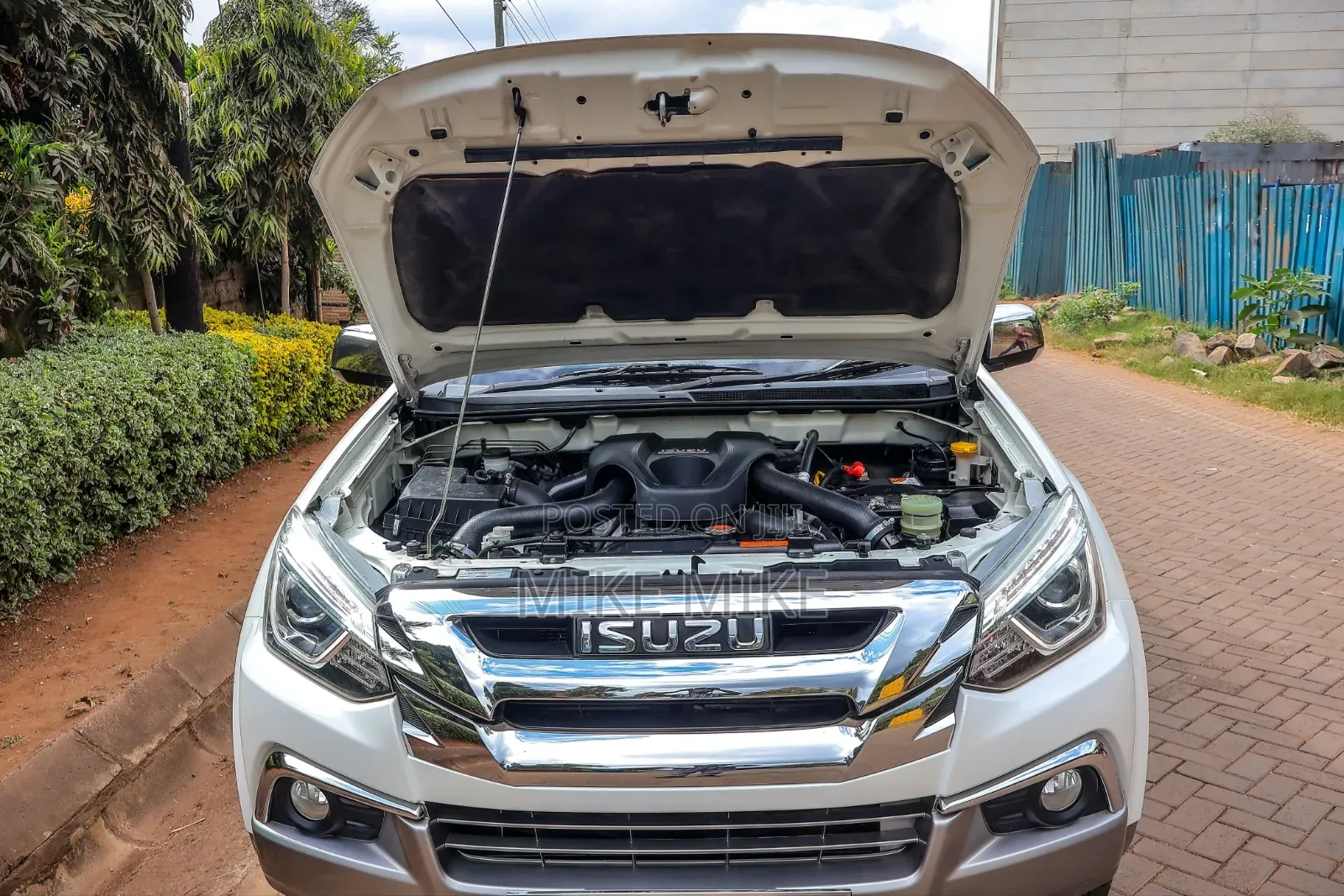 Isuzu MU-X 2018 White