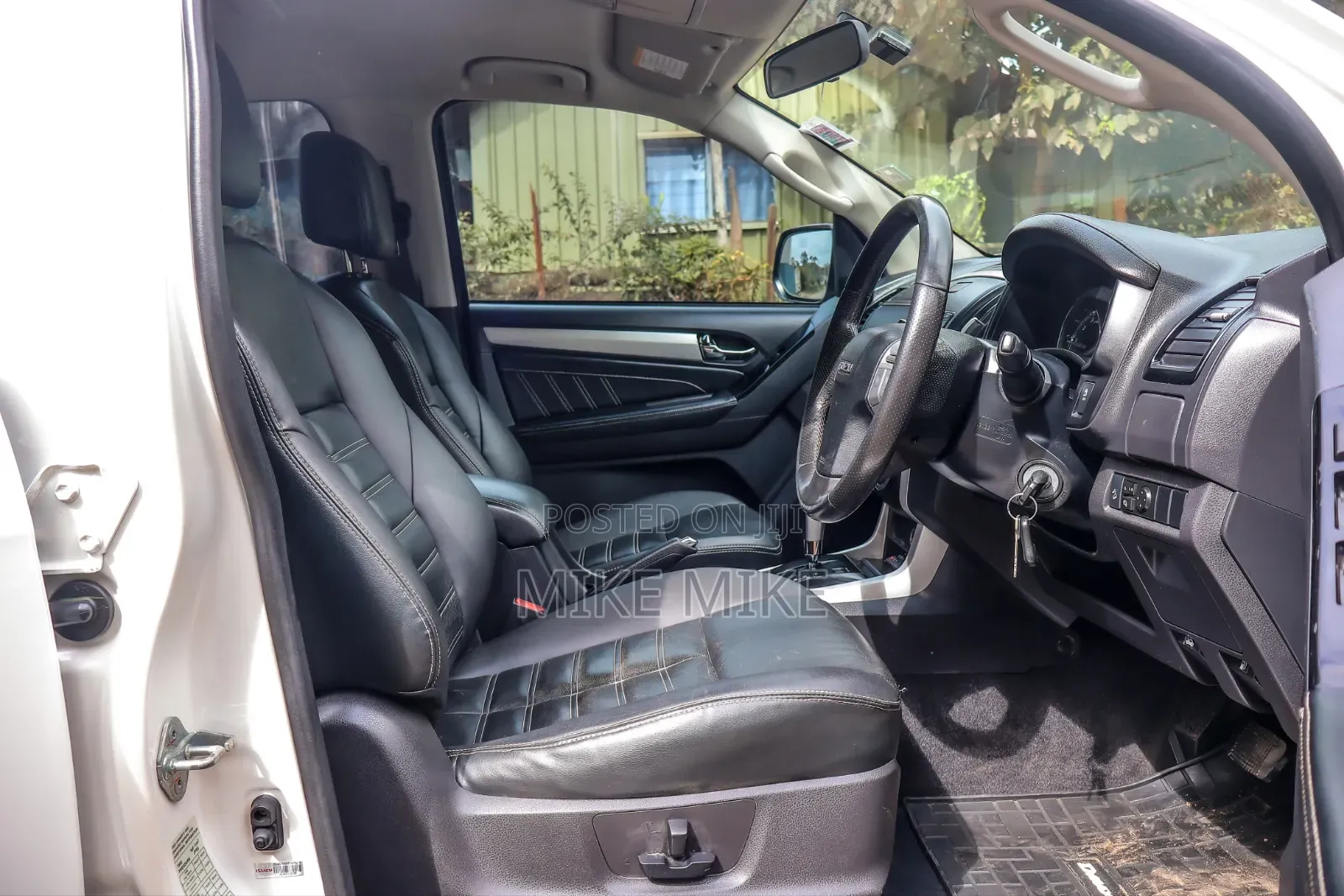 Isuzu MU-X 2018 White