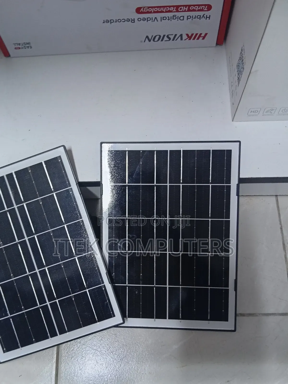 Compact 8W Outdoor Solar Panel for Battery Powered CCTV Cameras