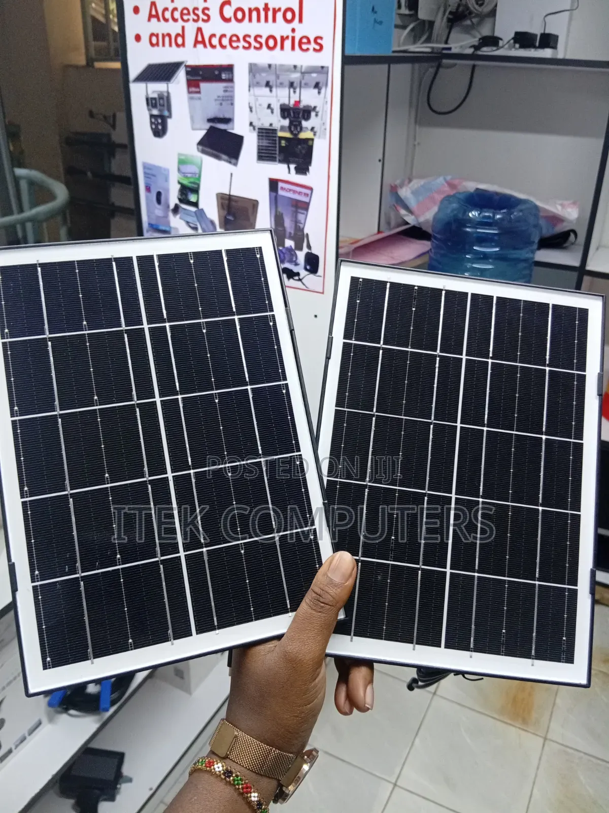 Efficient Outdoor 8W Solar Charging Solution for Wireless CCTV Systems